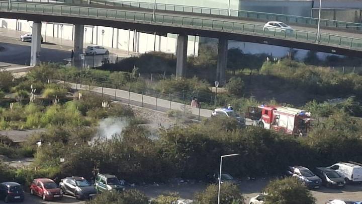 Alarma en Gijón por un incendio en las inmediaciones de la estación de tren