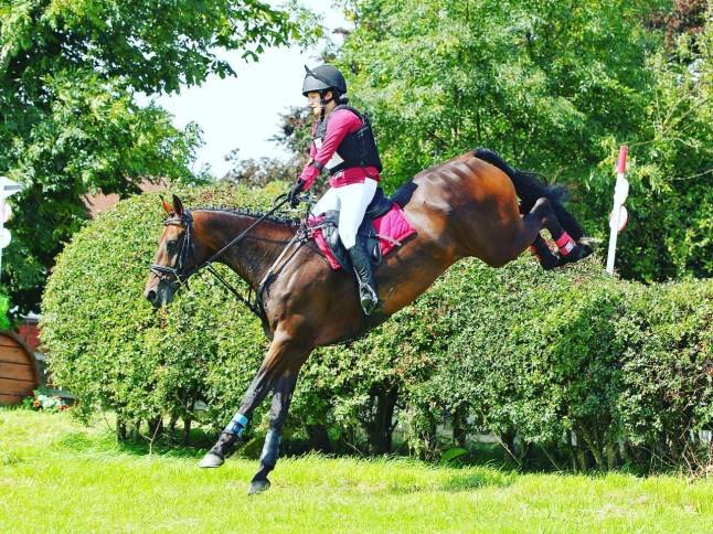 British horse rider Sarah Yorke, 37, dies after fall at equestrian event