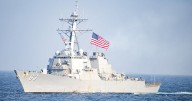 EE.UU. difunde las primeras imágenes de sus buques de guerra dirigiéndose hacia el Mar de Venezuela