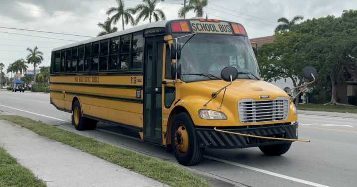Palm Beach County father raises safety concerns over busy school bus stop
