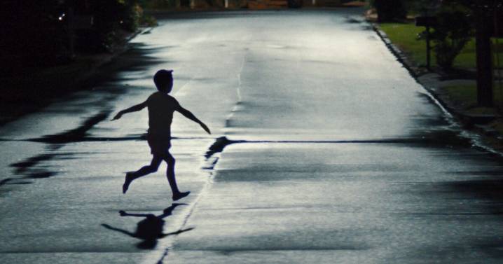 17 children vanish into the night — 'Weapons' is terrific and terrifying