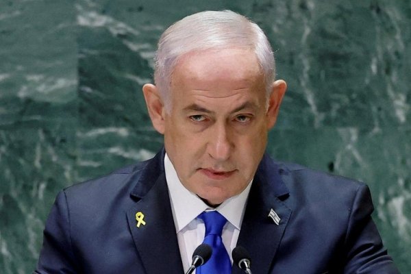 Netanyahu traslada a Merz su «decepción» por el «embargo de armas» a Israel