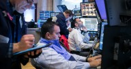 S&P 500 abre quinto día de caídas, tras resultados de Walmart y a la espera de Jackson Hole