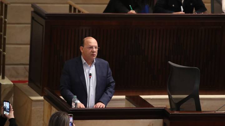 Más impuestos para licores y tabaco, la propuesta que trae la próxima reforma tributaria