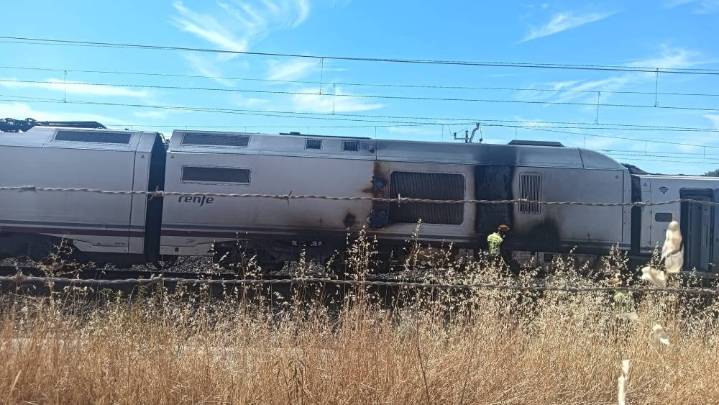 Caos ferroviario en la línea Madrid-Andalucía: el incendio de un vagón obliga a evacuar a más de 200 pasajeros
