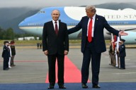 Putin rompe su aislamiento por la guerra en la alfombra roja de Trump