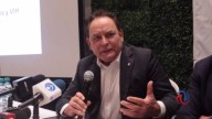 Dos hospitales no pudieron atender caso de Evelyn, reconoce secretario de Salud
