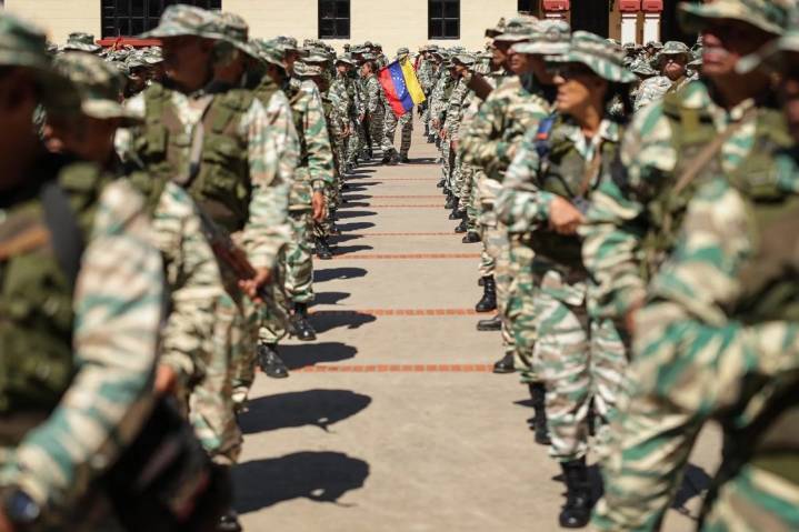 Anuncian despliegue de 15 mil efectivos en Zulia y Táchira