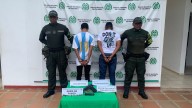 Capturan a dos hombres con arma de fuego en bus intermunicipal