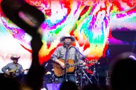 One of country music’s wealthiest stars retiring as he battles health condition