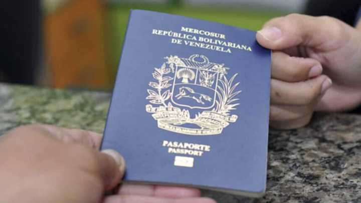 Saime permite a venezolanos en el exterior autorizar a familiares para retirar pasaporte