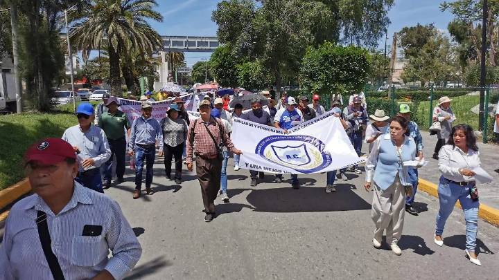 En Hidalgo jubilados exigen aumento de pensión