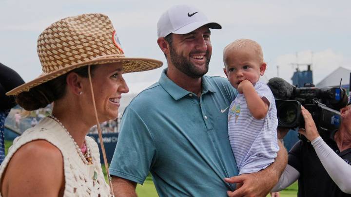Scottie Scheffler rallies to win BMW Championship after highlight