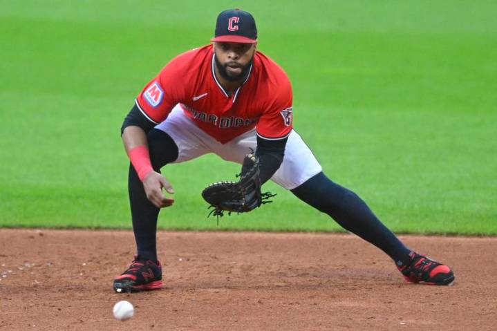 Guardians release veteran 1B Carlos Santana