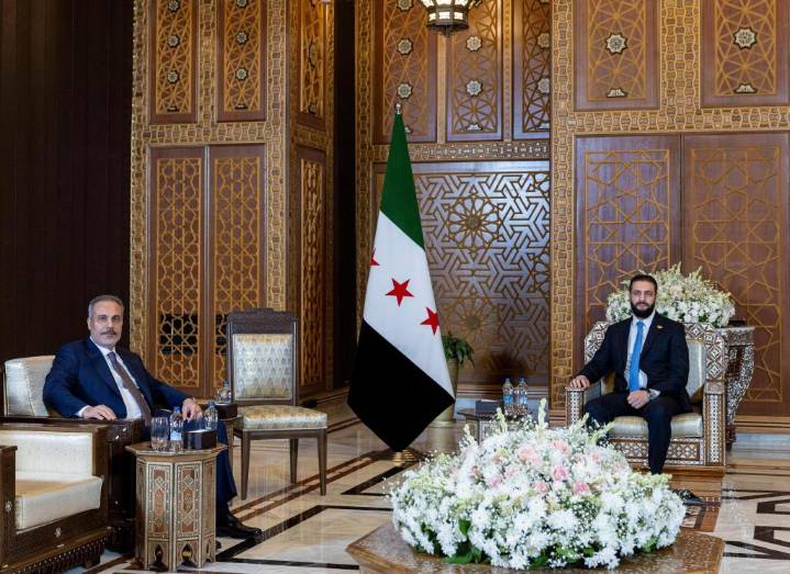 Turquía proporcionará armas y apoyo a Siria bajo nuevo acuerdo de defensa