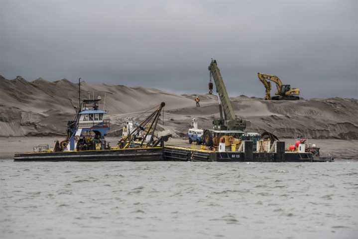 Southwest WA ports and shipping advocates dodge politics to bring home federal dollars
