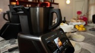 Lanzan robot de cocina que revoluciona la experiencia culinaria: cientos de recetas y oportunidad de negocio