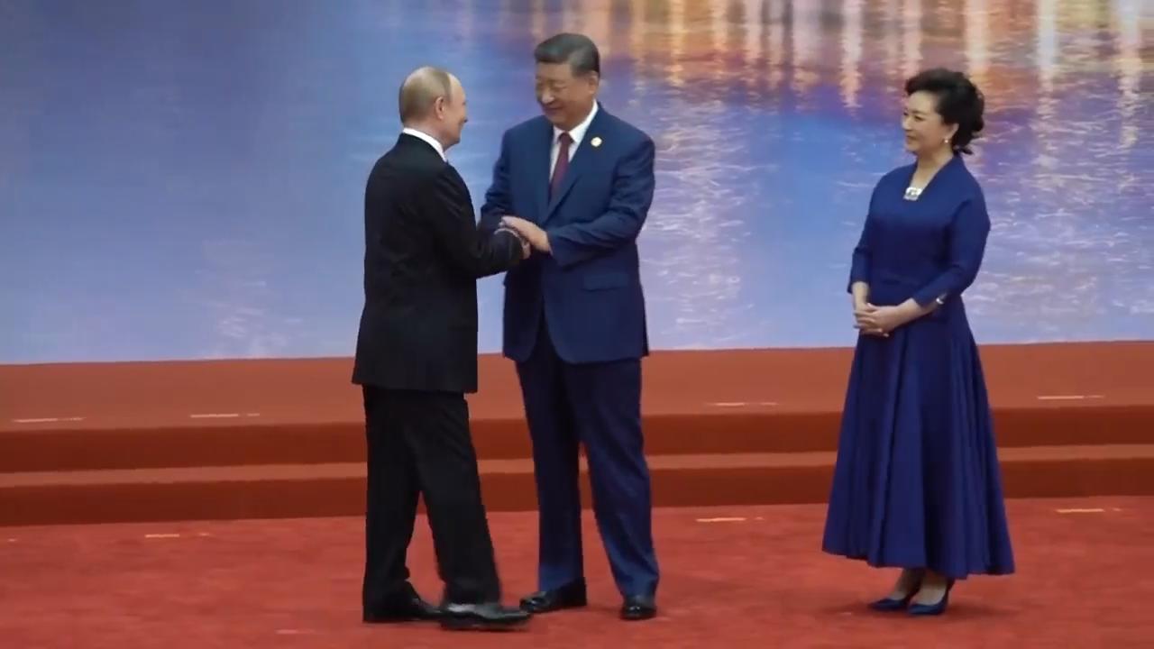 Xi welcomes Putin as leaders gather for SCO summit in Tianjin