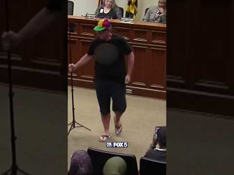 Maryland man moons, curses at Washington County Commission