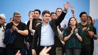 Axel Kicillof en Pilar: "A la salud pública se la defiende en las urnas"