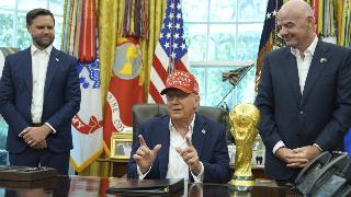 ¿Me la quedo? Trump decide no devolver la copa del Mundial tras su ‘secuestro’