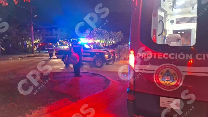 Cables de alta tensión provocan incendio y caos en La Aurora (video)