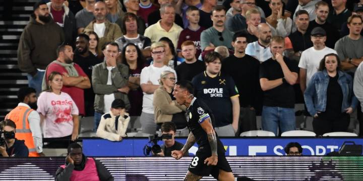 Centro atrás y toque sutil dentro del área: el gol de Enzo Fernández en el triunfo del Chelsea por 5