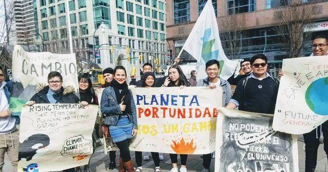 'Moral imperative': Teachers say more climate change lessons needed in classrooms