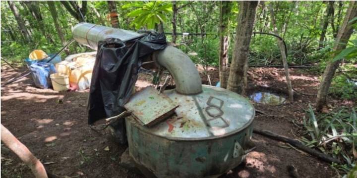 Ejército destruye laboratorio clandestino y ubican áreas de concentración de drogas en Sinaloa