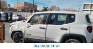 Una conductora estrelló su camioneta contra un árbol en la puerta de Urgencias del Hospital Rawson