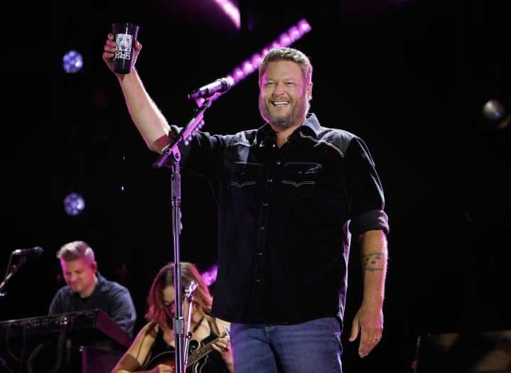 Blake Shelton returning to Las Vegas Strip for 8 shows