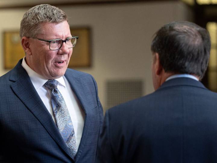Moe, agriculture minister to discuss Chinese canola tariffs