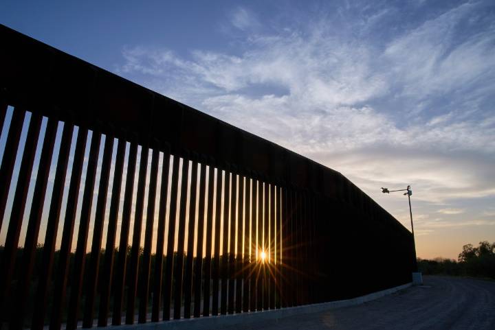 Tres inmigrantes mueren al intentar cruzar ilegalmente la frontera de Texas, informa CBP