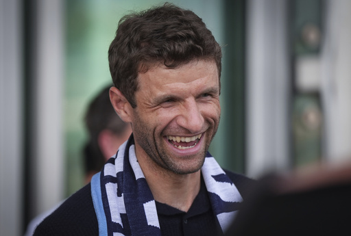 Thomas Müller dice en broma que extraña a Manuel Neuer al iniciar aventura en Vancouver