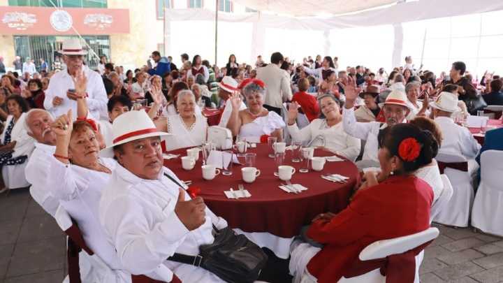 Celebran el Día de las y los Abuelitos en Nicolás Romero