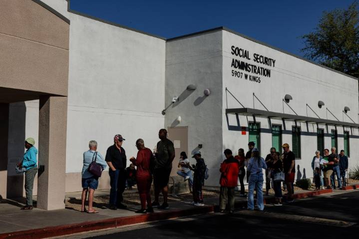 Letters: It's a sad 90th birthday for Social Security
