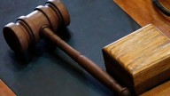 Ore. officers placed man suffering overdose in cruiser without medical treatment, lawsuit alleges