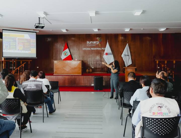 MUNICIPALIDADES PROVINCIALES Y DISTRITALES APRENDEN BUENAS PRÁCTICAS PARA PREVENIR LA TRATA DE PERSONAS