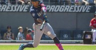 Julio Rodríguez drives in 2 with infield single, Mariners throw 2