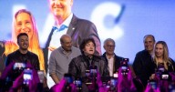 Javier Milei lanza esta tarde la campaña de La Libertad Avanza, a pocas cuadras de Axel Kicillof