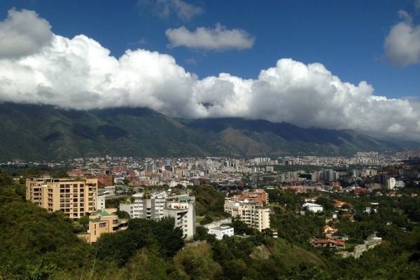 Caracas lidera el ranking de las ciudades más costosas para vivir en Venezuela, según un estudio