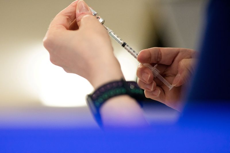 US pediatric group recommends COVID-19 vaccines for young children, contrasting federal policy