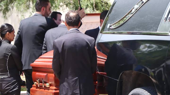 Celebran misa en honor a hijo de exgobernador del estado y su prometida tras fallecer en accidente