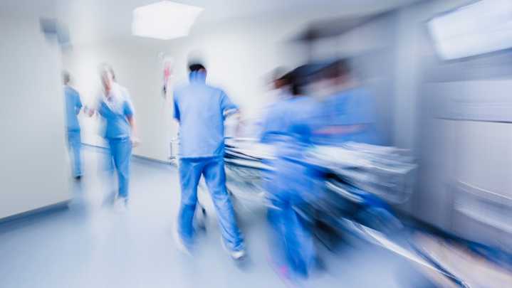 Hombre llega con herido de bala a hospital en Aguadilla
