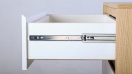 Mirá cómo usar una cajonera rota y vieja para crear la mesita más canchera, dejándola como nueva