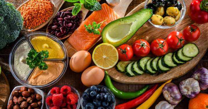 Mediterranean diet may reduce dementia risk,  study finds