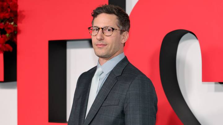 Andy Samberg Swears He Didn't Kill Seth Meyers' Dog Frisbee