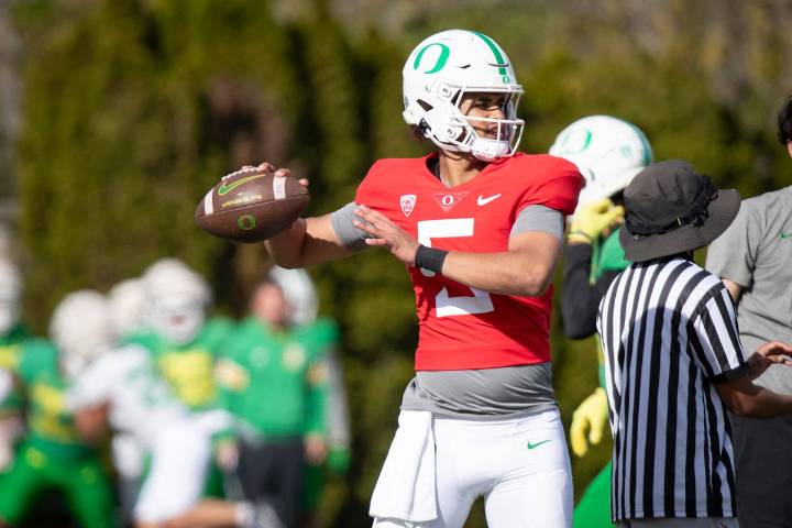 Bad Oregon News Turns Into Blessing in Disguise for Dante Moore After Surprising Verdict Oregon Ducks' WR woes take a sharp turn as a 5-star freshman gets a solid opinion from the Ducks' WR coach. Soh
