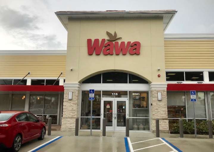 Lady Lake man allegedly brandishes gun in disputed transaction over gold jewelry at Wawa