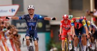 Gaudu se cuela en la fiesta de Ceres y Vingegaard mantiene el maillot rojo